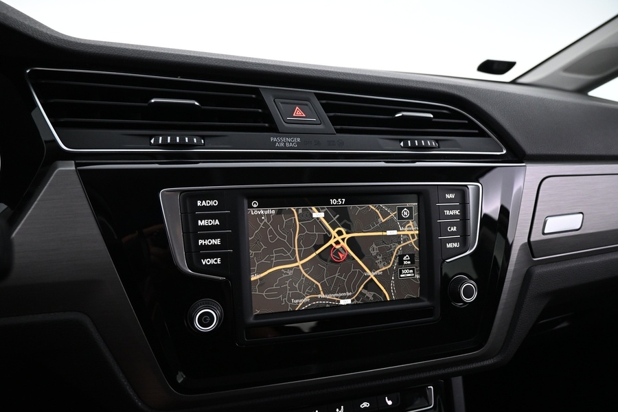 Volkswagen Touran vaihtoauto