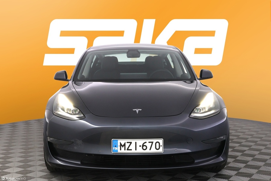 Tesla Model 3 vaihtoauto