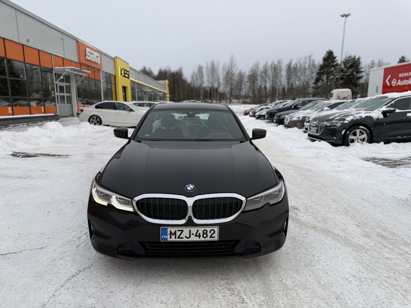 BMW 330 vaihtoauto
