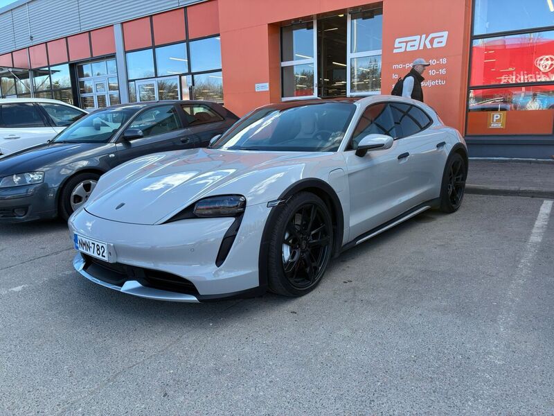 Porsche Taycan vaihtoauto