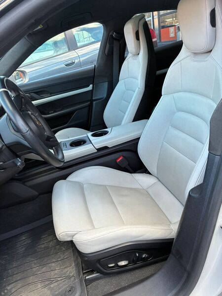 Porsche Taycan vaihtoauto