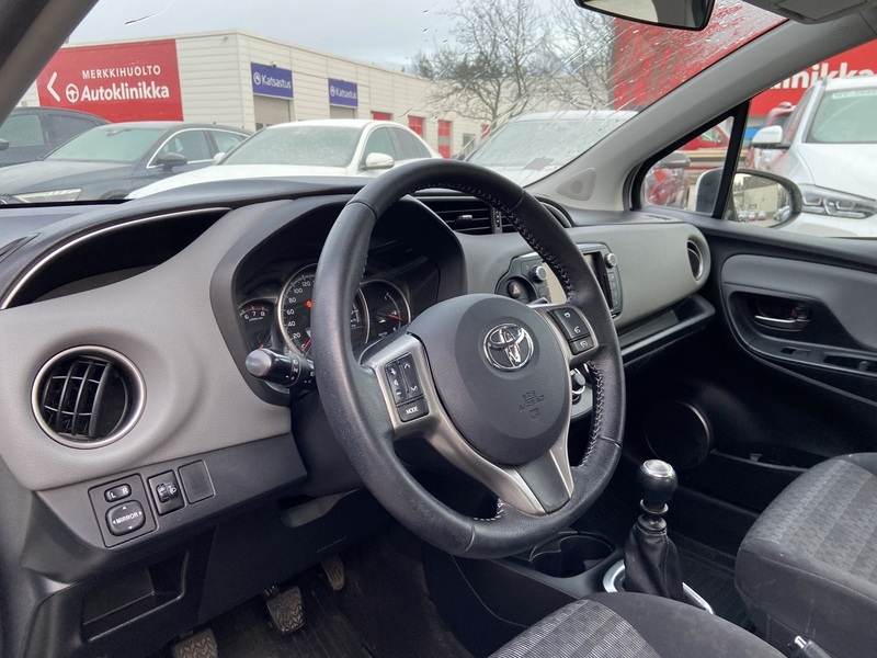 Toyota Yaris vaihtoauto