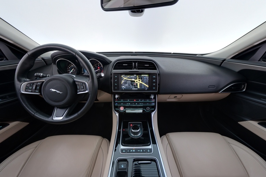 Jaguar XE vaihtoauto