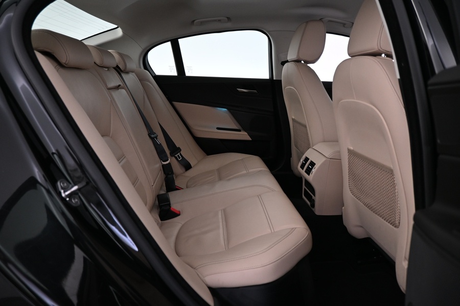 Jaguar XE vaihtoauto