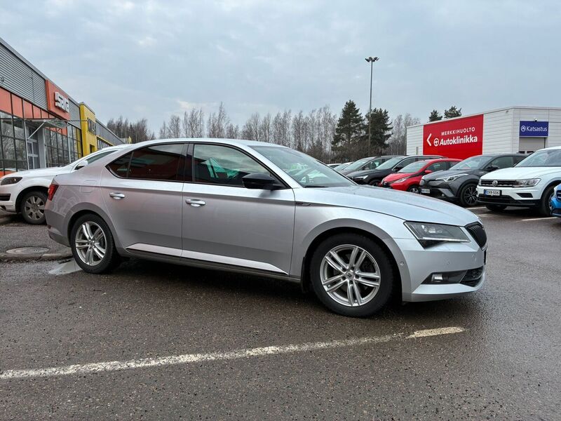 Skoda Superb vaihtoauto