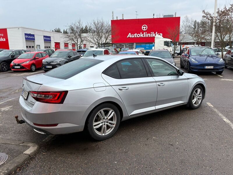 Skoda Superb vaihtoauto
