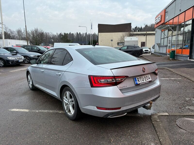 Skoda Superb vaihtoauto
