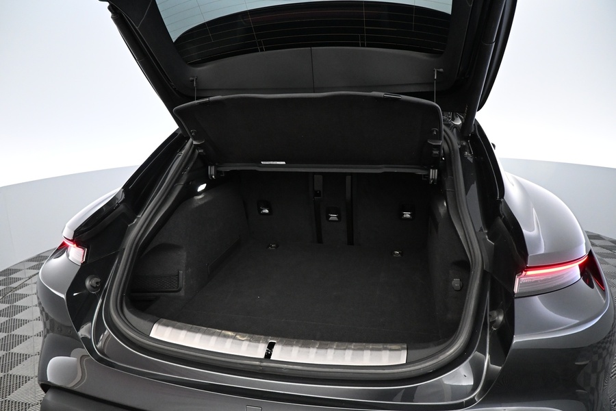 Porsche Taycan vaihtoauto