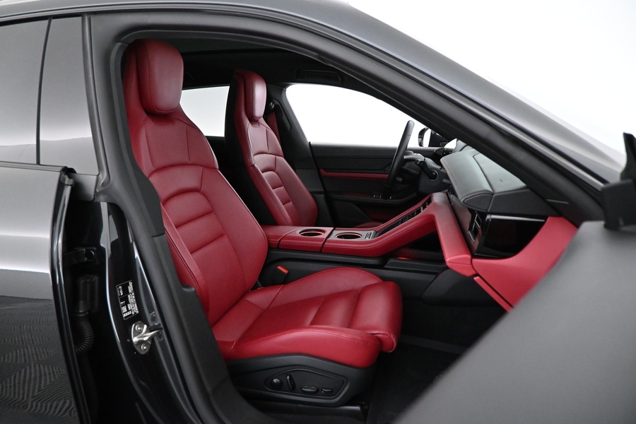 Porsche Taycan vaihtoauto