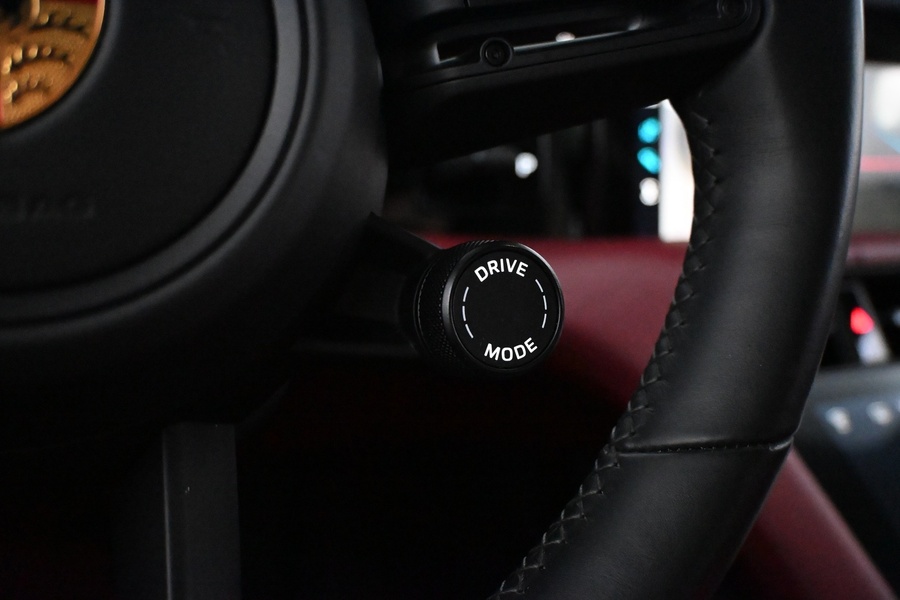 Porsche Taycan vaihtoauto