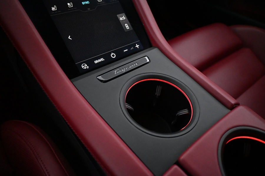 Porsche Taycan vaihtoauto