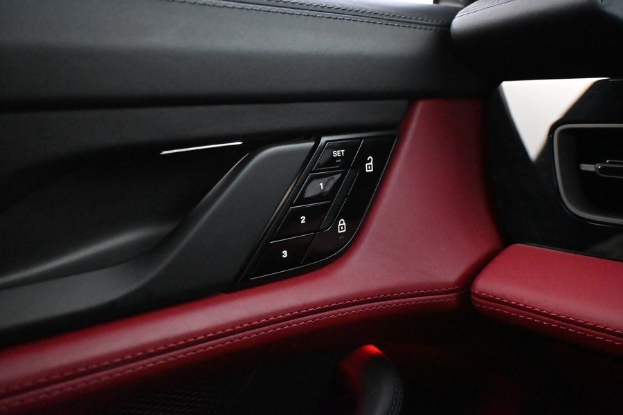 Porsche Taycan vaihtoauto