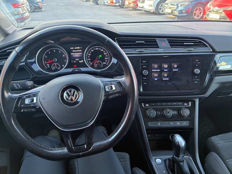 Volkswagen Touran vaihtoauto