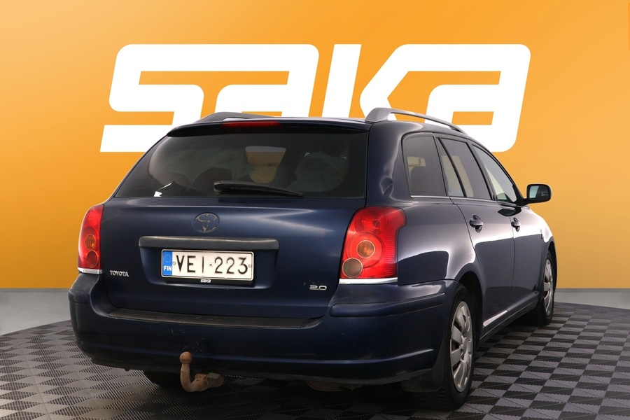 Toyota Avensis vaihtoauto