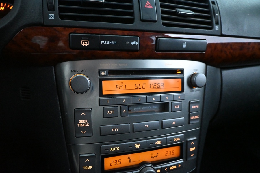 Toyota Avensis vaihtoauto