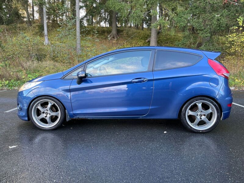 Ford Fiesta vaihtoauto