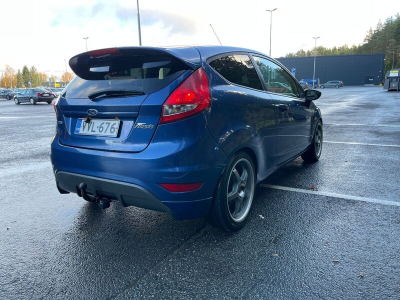 Ford Fiesta vaihtoauto