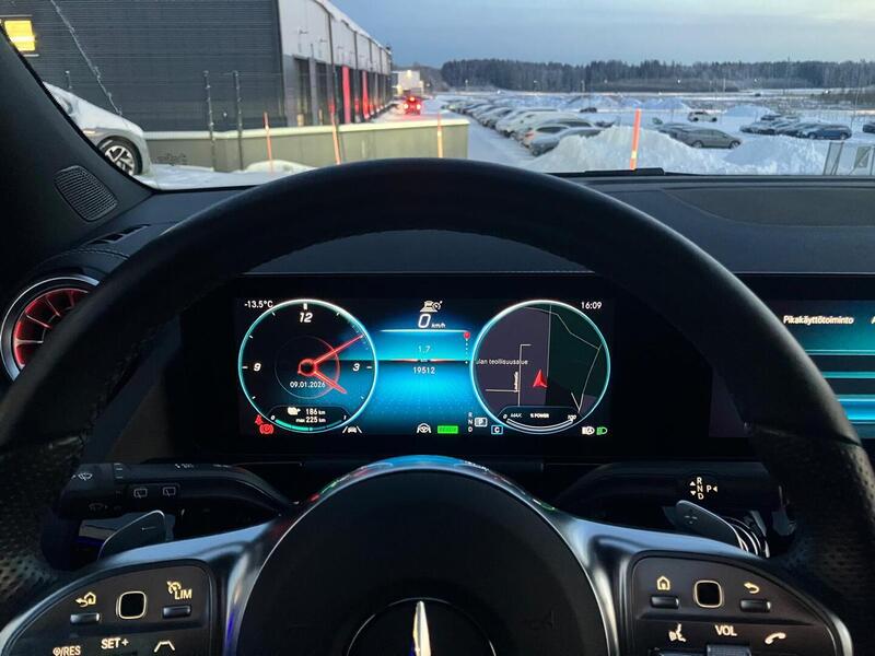 Mercedes-Benz EQA vaihtoauto