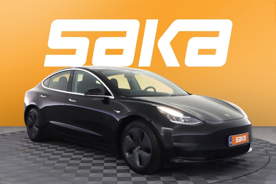 Tesla Model 3 vaihtoauto