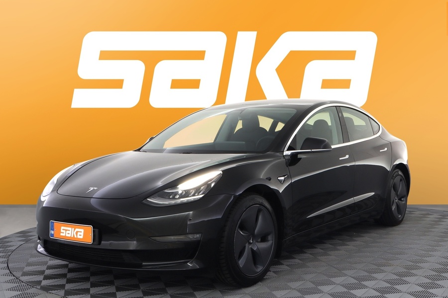 Tesla Model 3 vaihtoauto