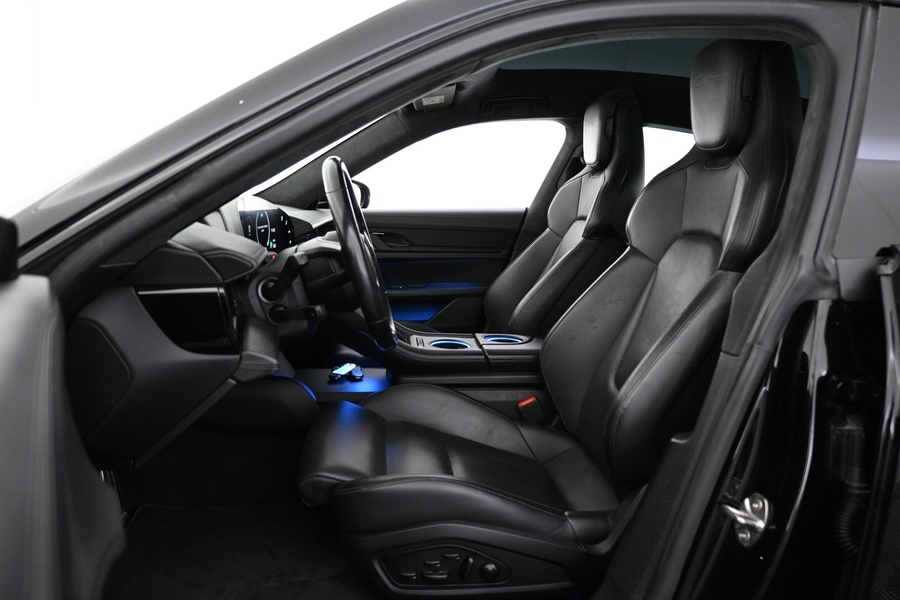 Porsche Taycan vaihtoauto