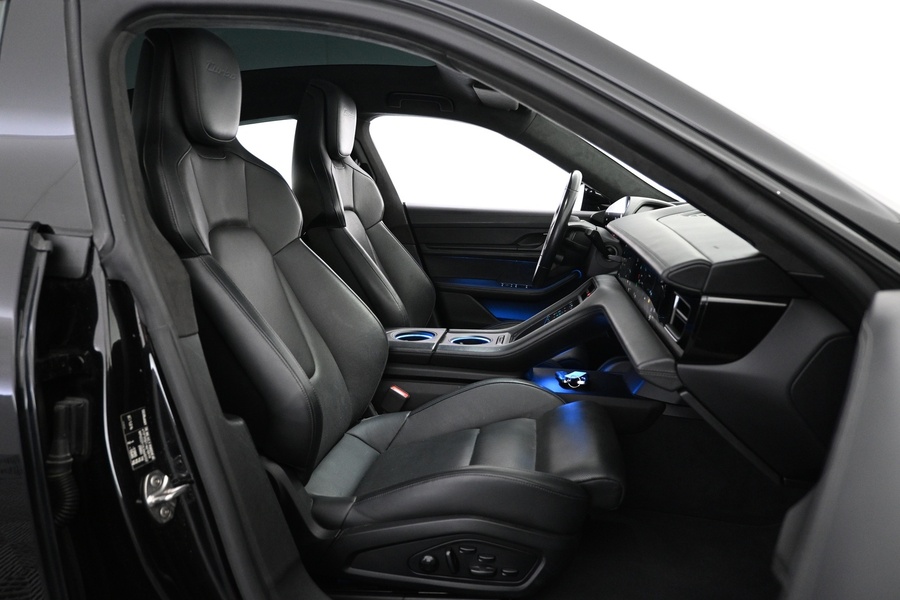 Porsche Taycan vaihtoauto