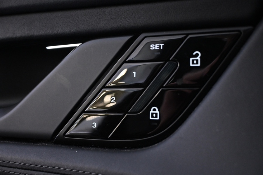 Porsche Taycan vaihtoauto