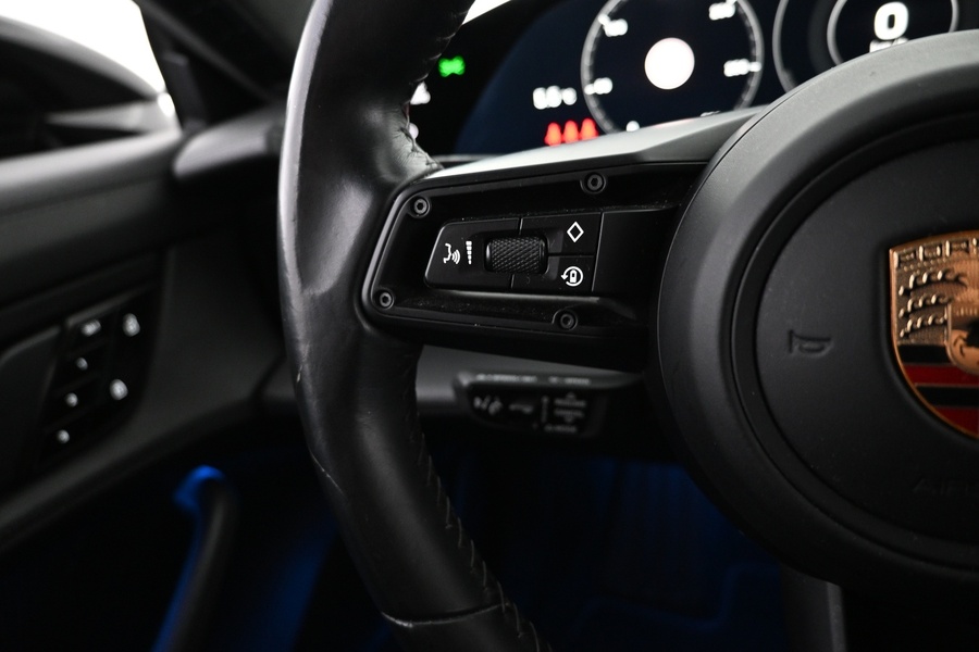 Porsche Taycan vaihtoauto