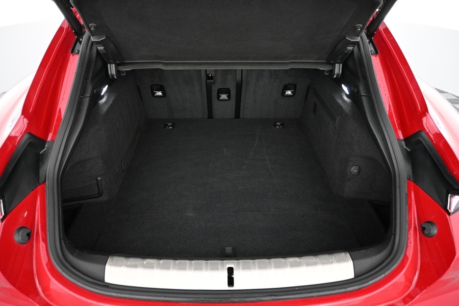 Porsche Taycan vaihtoauto