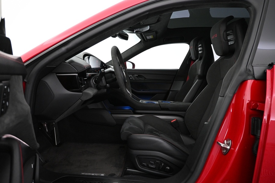 Porsche Taycan vaihtoauto