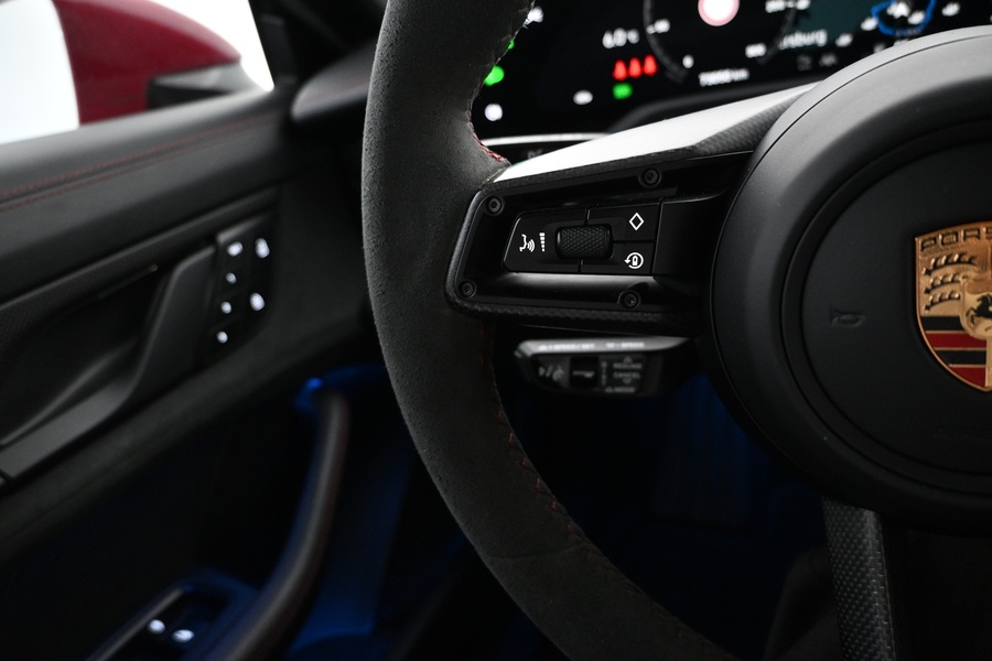 Porsche Taycan vaihtoauto