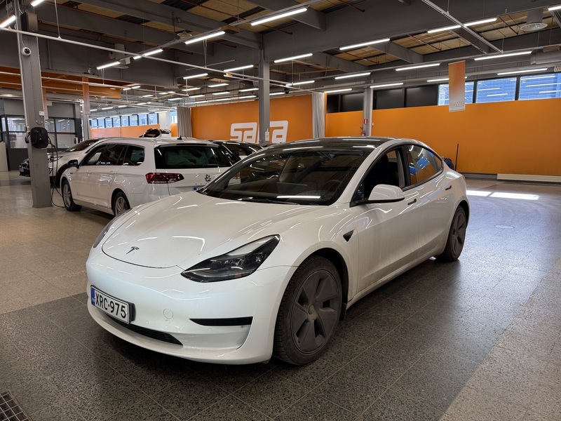 Tesla Model 3 vaihtoauto