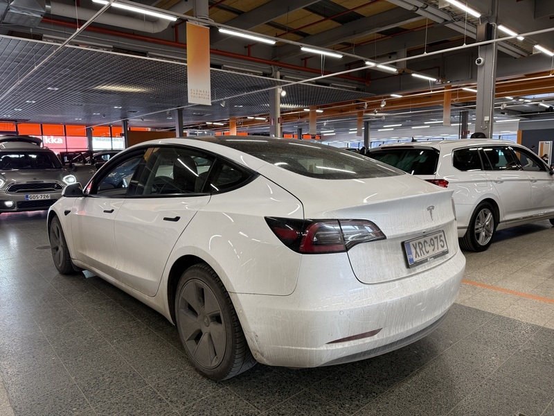 Tesla Model 3 vaihtoauto