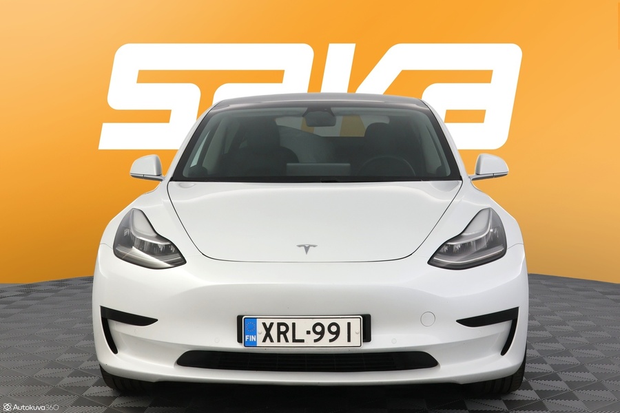 Tesla Model 3 vaihtoauto