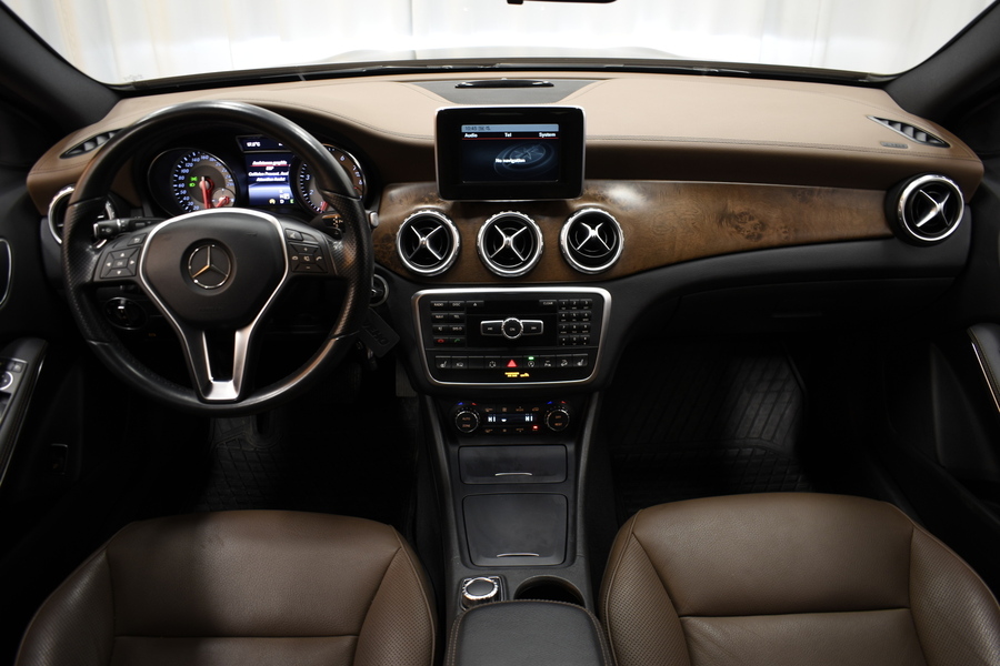 Mercedes-Benz GLA vaihtoauto