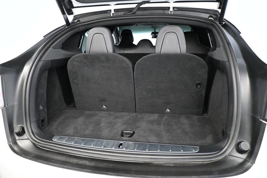 Tesla Model X vaihtoauto