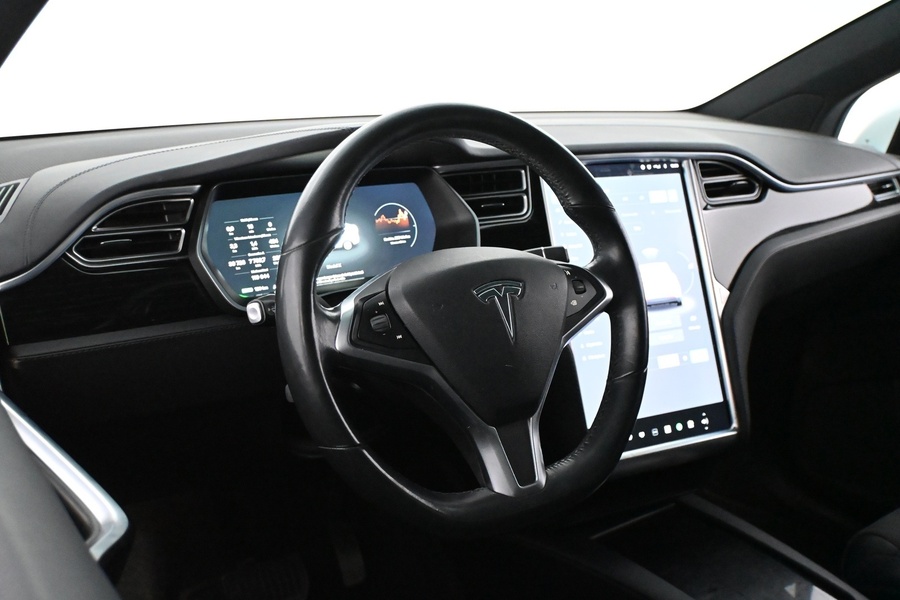 Tesla Model X vaihtoauto