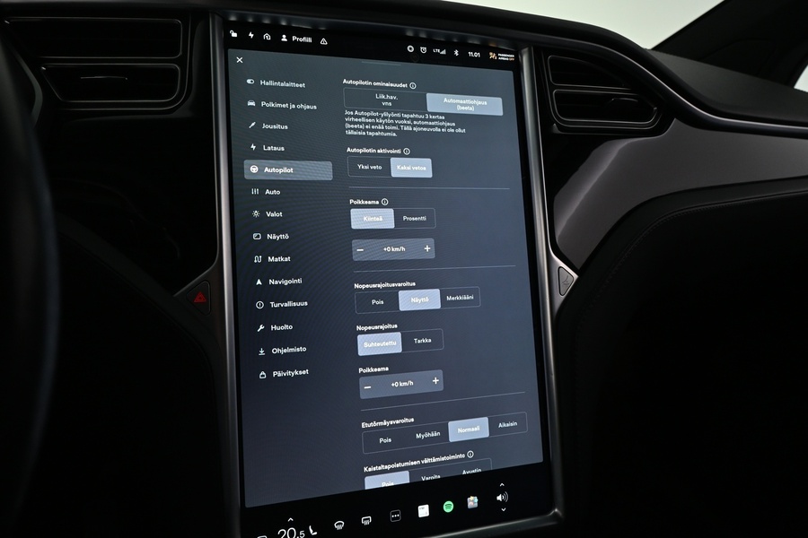 Tesla Model X vaihtoauto