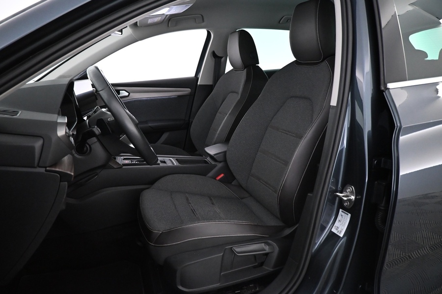 SEAT Leon Sportstourer vaihtoauto