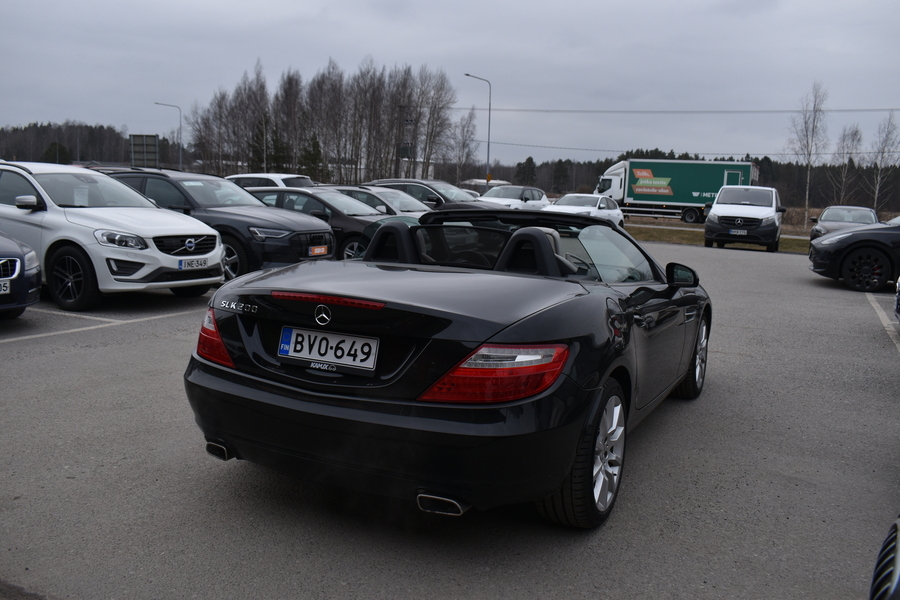Mercedes-Benz SLK vaihtoauto