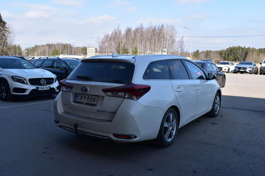 Toyota Auris vaihtoauto