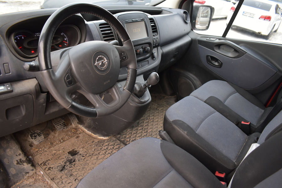 Opel Vivaro vaihtoauto