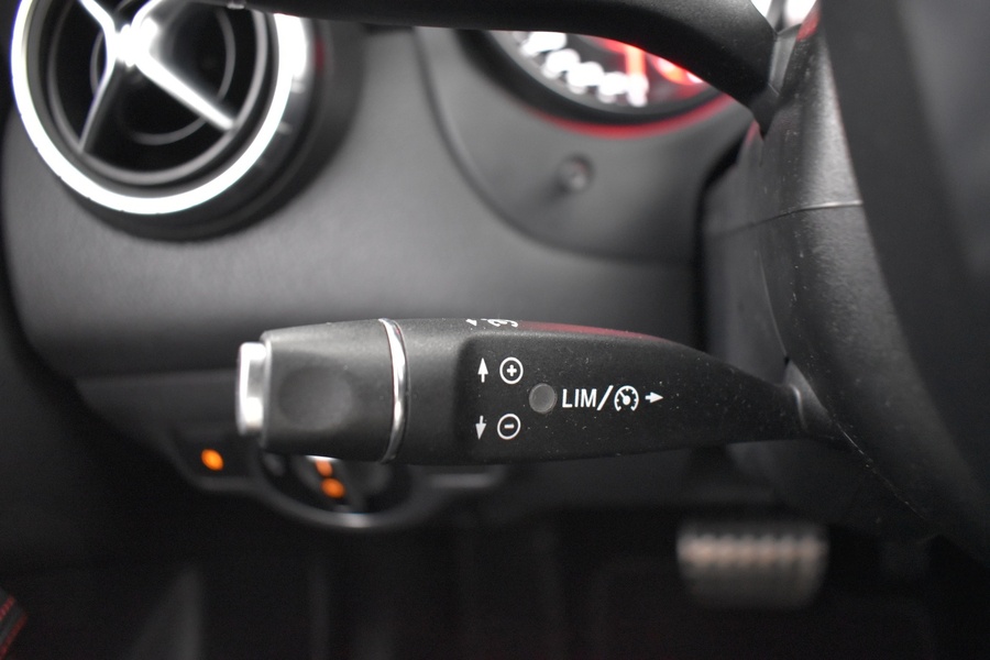 Mercedes-Benz CLA vaihtoauto