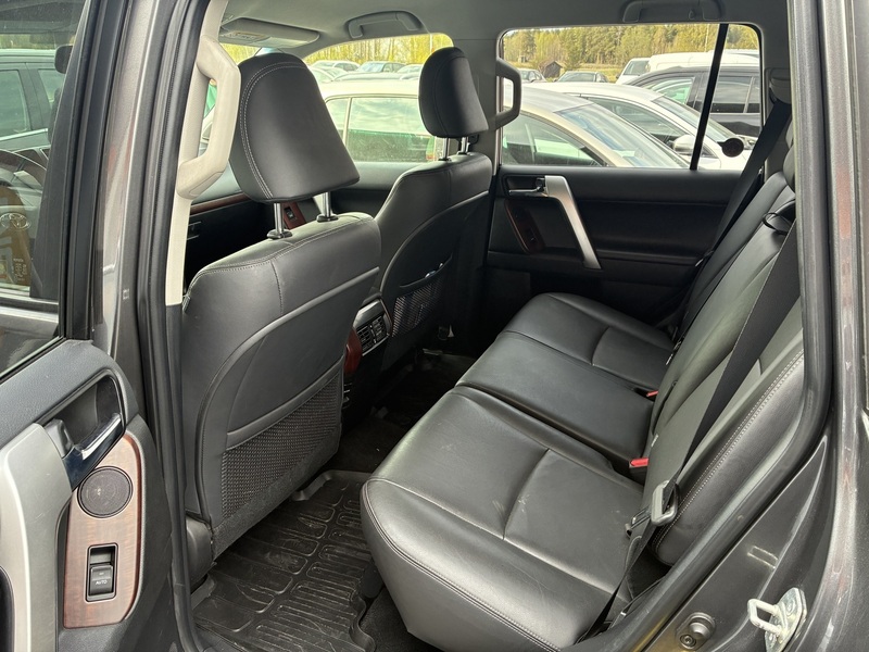 Toyota Land Cruiser vaihtoauto