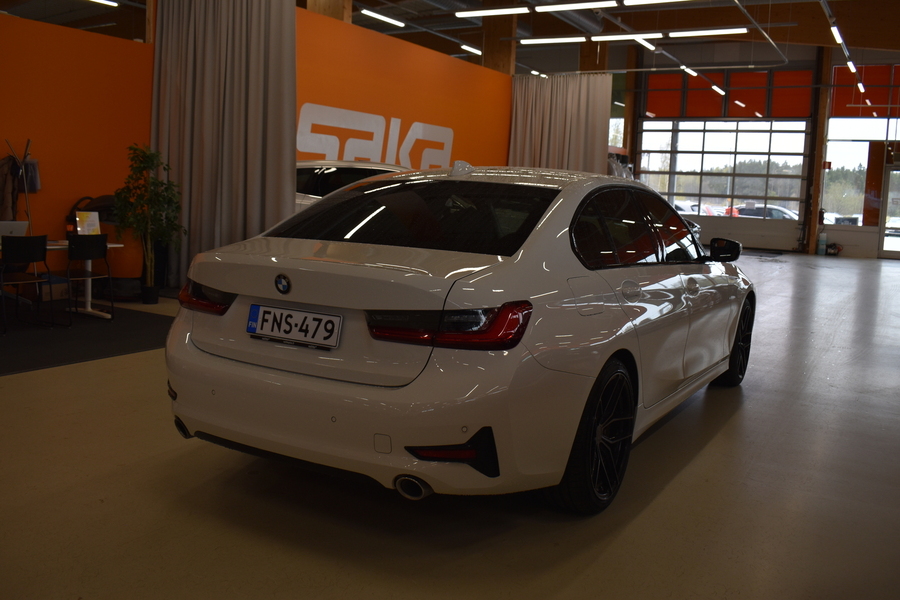 BMW 330 vaihtoauto