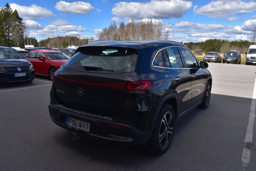 Mercedes-Benz EQA vaihtoauto