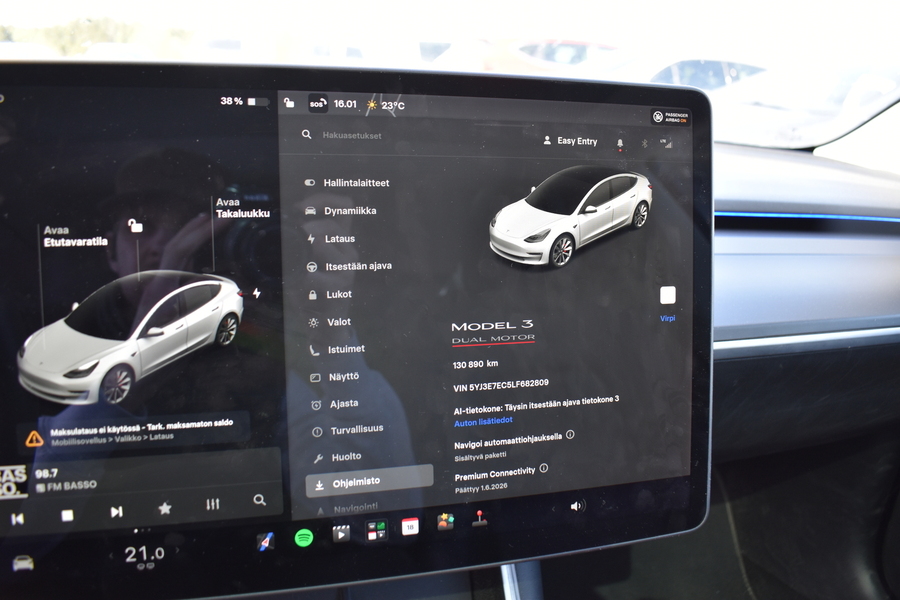 Tesla Model 3 vaihtoauto