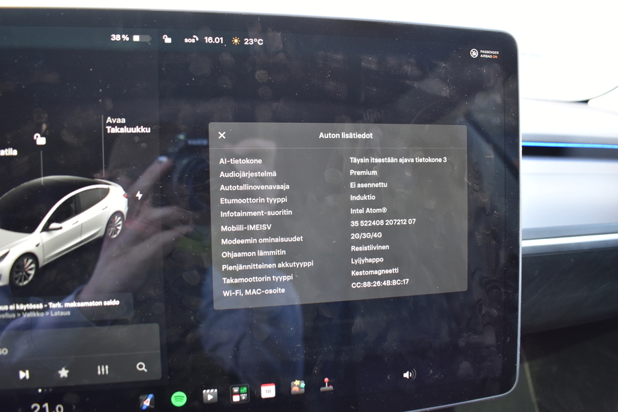 Tesla Model 3 vaihtoauto