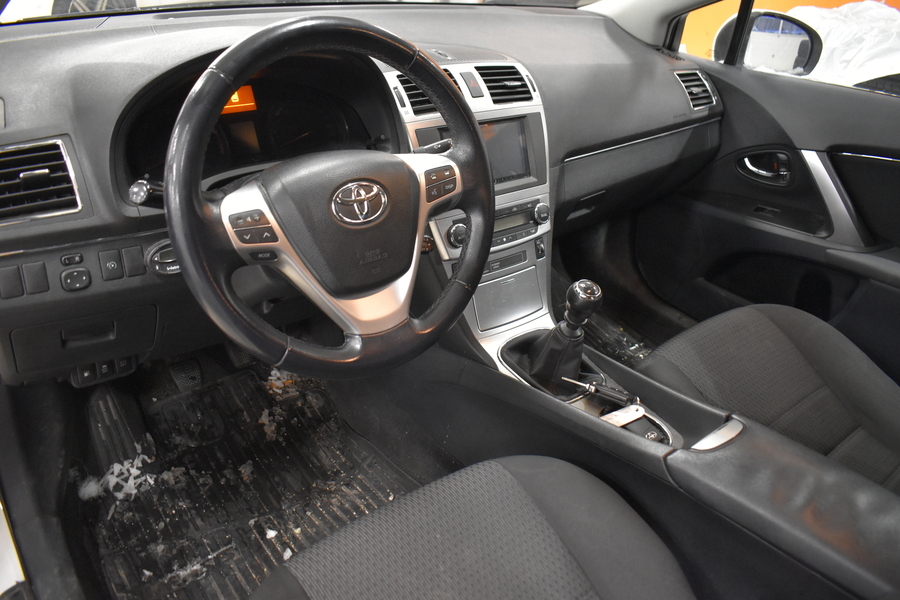 Toyota Avensis vaihtoauto