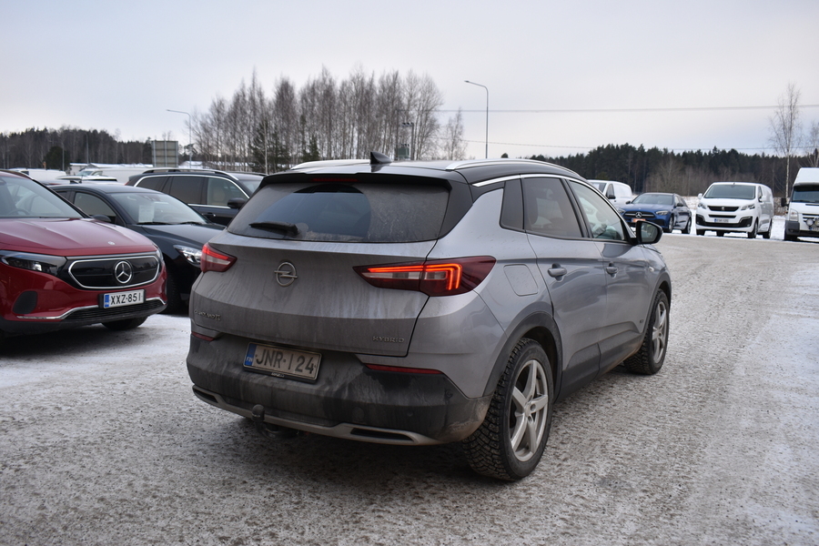 Opel Grandland X vaihtoauto